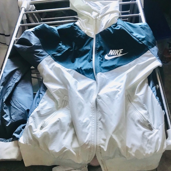 Nike Windbreaker Jacket - Picture 1 of 1